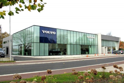 Totaal klimaatconcept voor vernieuwde Volvo-garage Van Kasteren in Sint-Niklaas